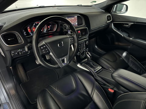 Volvo V40 2.0 T4 R-Design Pano Leer Camera Cruise Navi Trekh. NAP
