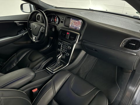 Volvo V40 2.0 T4 R-Design Pano Leer Camera Cruise Navi Trekh. NAP