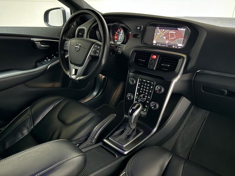 Volvo V40 2.0 T4 R-Design Pano Leer Camera Cruise Navi Trekh. NAP