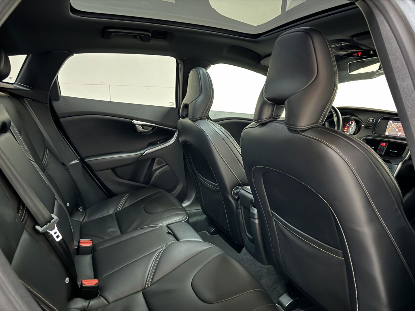 Volvo V40 2.0 T4 R-Design Pano Leer Camera Cruise Navi Trekh. NAP