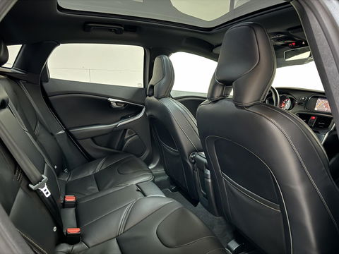 Volvo V40 2.0 T4 R-Design Pano Leer Camera Cruise Navi Trekh. NAP