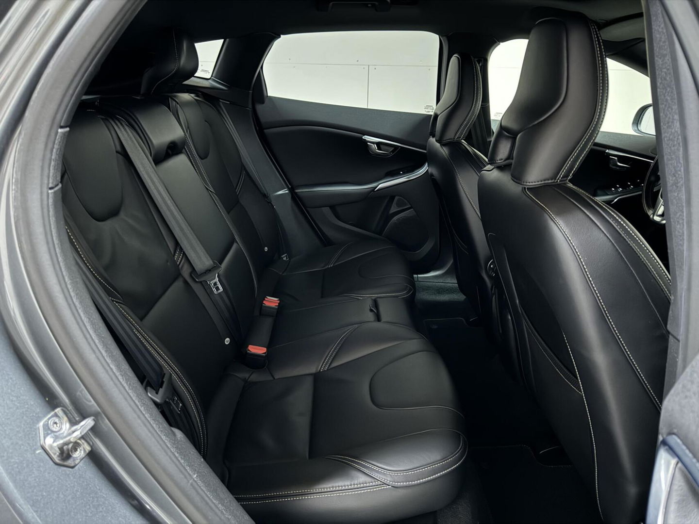 Volvo V40 2.0 T4 R-Design Pano Leer Camera Cruise Navi Trekh. NAP