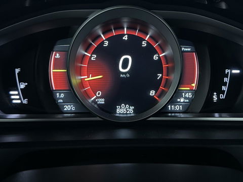 Volvo V40 2.0 T4 R-Design Pano Leer Camera Cruise Navi Trekh. NAP