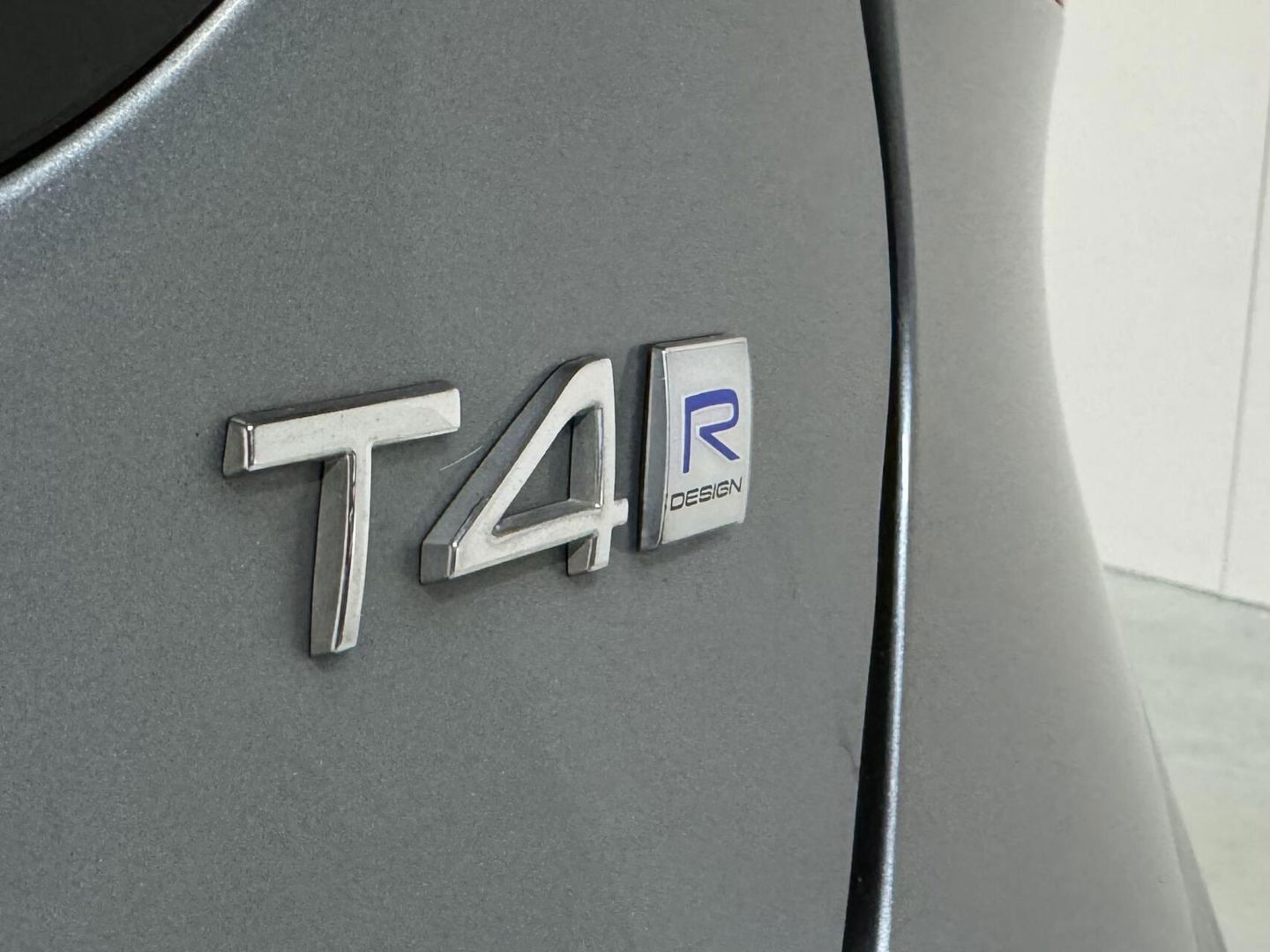 Volvo V40 2.0 T4 R-Design Pano Leer Camera Cruise Navi Trekh. NAP