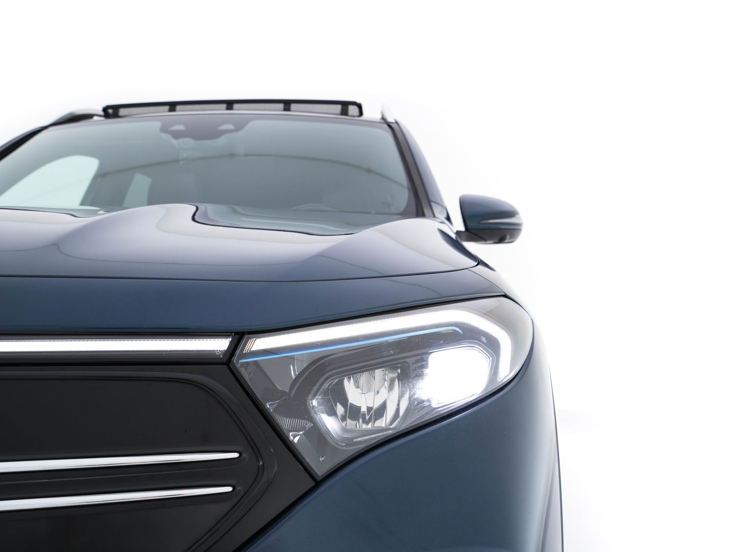 Mercedes-Benz EQB 300 4MATIC AMG-Line 67 kWh [ 3-Fase ] (INCL-BTW) *PANO | HEAD-UP | LEATHER-MICROFIBRE | MEMORY-PACK | WIDE-SCREEN-COCKPIT | FULL-LED | BLINDSPOT | AMBIENT-LIGHT | TOPVIEW | NAVI-FULLMAP | DAB+ | COMFORT/SEATS | ...