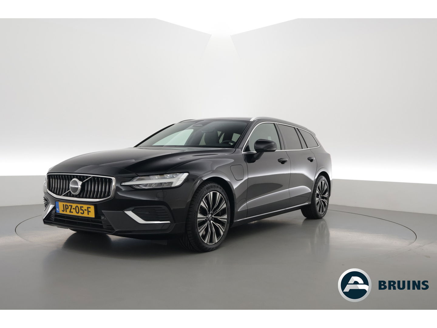 Volvo V60 2.0 T6 Plug-in hybrid AWD Plus Bright | Pilot Ass. | Blis | H&K | Elek. stoel met mem. | Stuur- & 4x stoelverw. |