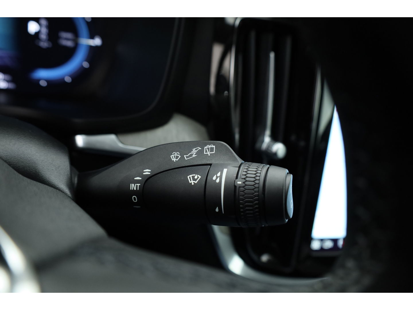 Volvo V60 2.0 T6 Plug-in hybrid AWD Plus Bright | Pilot Ass. | Blis | H&K | Elek. stoel met mem. | Stuur- & 4x stoelverw. |