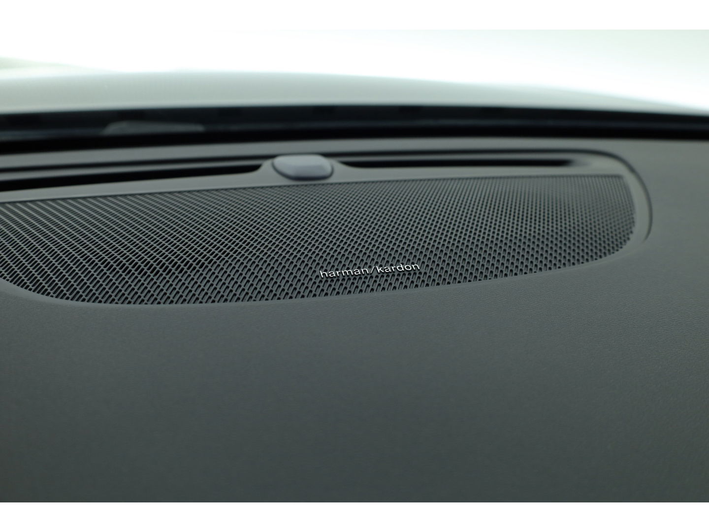 Volvo V60 2.0 T6 Plug-in hybrid AWD Plus Bright | Pilot Ass. | Blis | H&K | Elek. stoel met mem. | Stuur- & 4x stoelverw. |