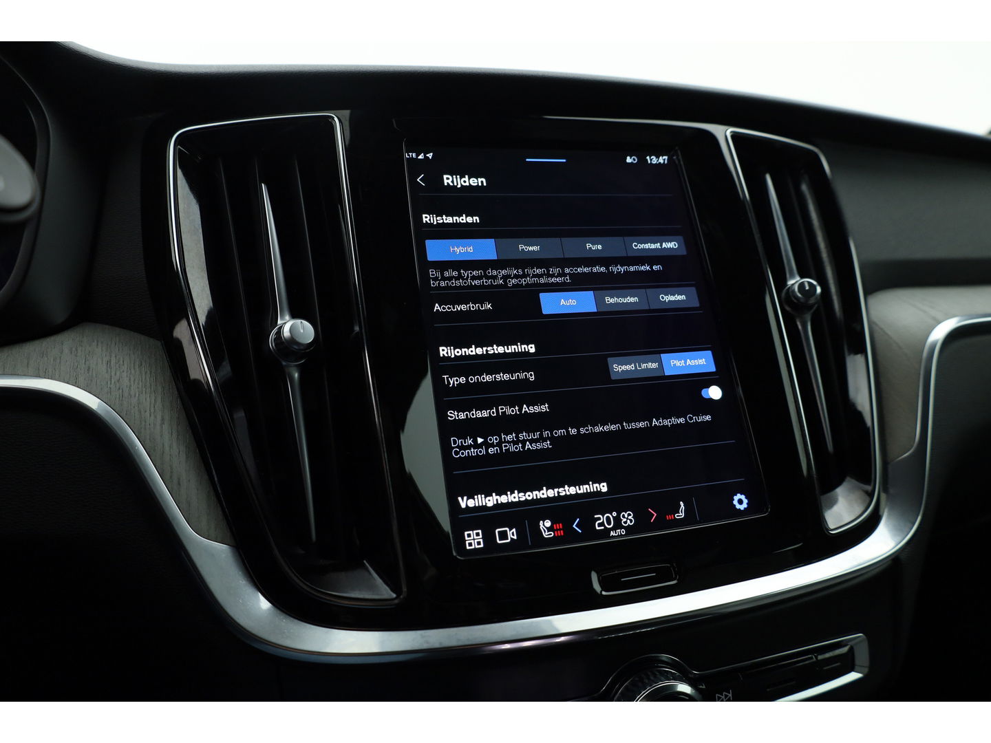 Volvo V60 2.0 T6 Plug-in hybrid AWD Plus Bright | Pilot Ass. | Blis | H&K | Elek. stoel met mem. | Stuur- & 4x stoelverw. |