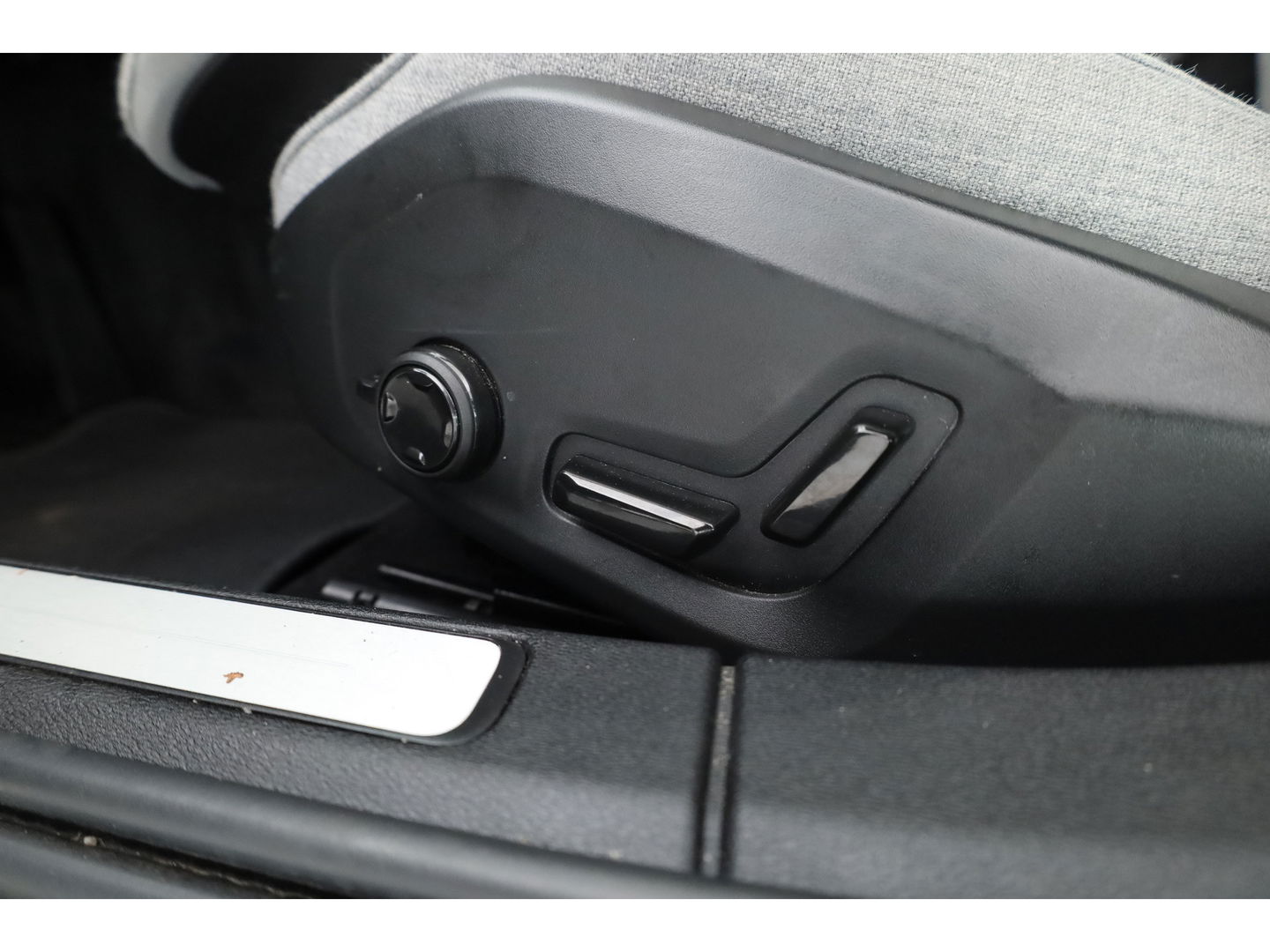 Volvo V60 2.0 T6 Plug-in hybrid AWD Plus Bright | Pilot Ass. | Blis | H&K | Elek. stoel met mem. | Stuur- & 4x stoelverw. |