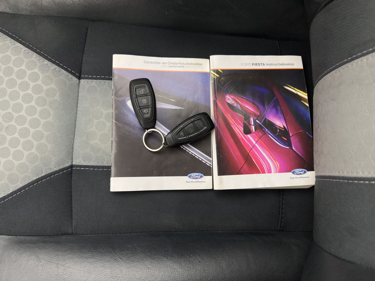 Ford Fiesta 1.6 TDCi ECOnetic Titanium *LEATHER-FABRIC | NAVI-FULLMAP | HEATED-COMFORTSEATS | ECC | PDC | CRUISE | PRIVACY-GLASS | 14''ALU*