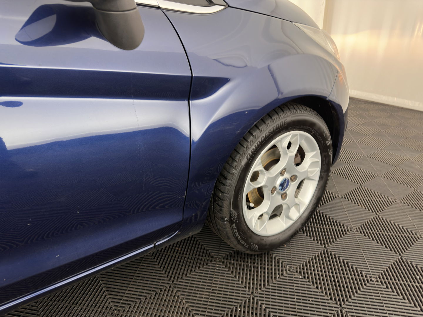 Ford Fiesta 1.6 TDCi ECOnetic Titanium *LEATHER-FABRIC | NAVI-FULLMAP | HEATED-COMFORTSEATS | ECC | PDC | CRUISE | PRIVACY-GLASS | 14''ALU*