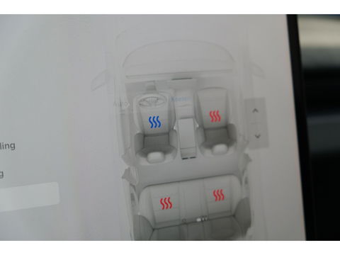 Tesla Model 3 283pk MJ2024 Nieuw model Autopilot Zwart leder Stoelverwarming Camera NLauto 1e eigenaar