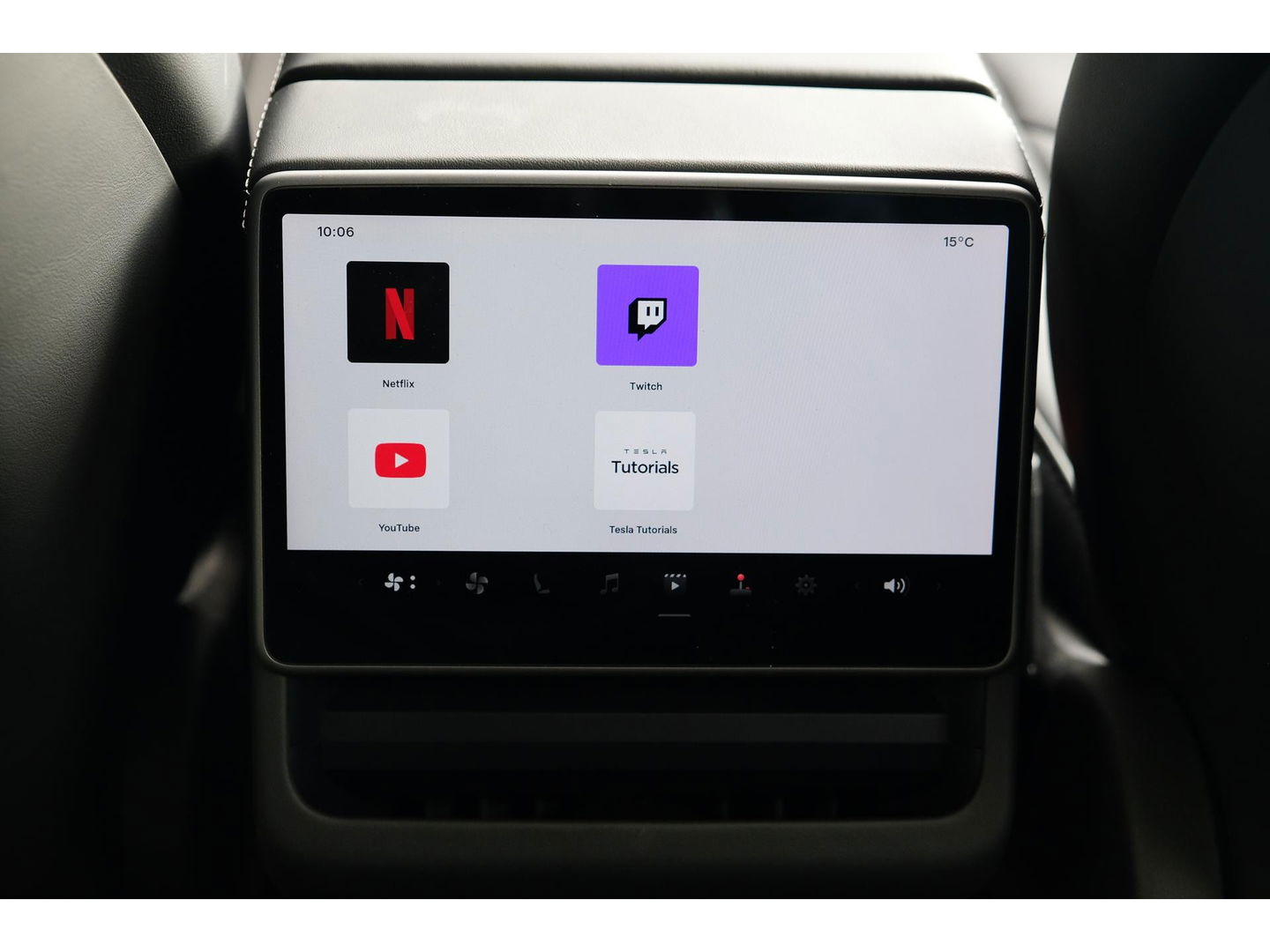 Tesla Model 3 283pk MJ2024 Nieuw model Autopilot Zwart leder Stoelverwarming Camera NLauto 1e eigenaar