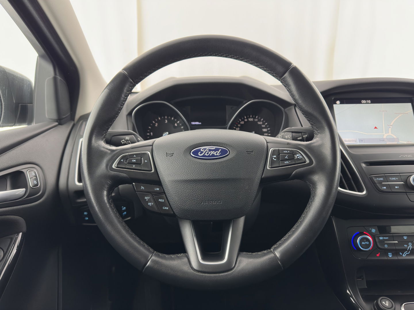 Ford FOCUS Wagon 1.5 TDCI Titanium Lease Edition (INCL-BTW) Aut. *NAVI-FULLMAP | HEATED-COMFORTSEATS | KEYLESS | PRIVACY-GLASS | ECC | SYNC-AUDIO | PDC | CRUISE | 16''ALU*