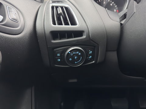 Ford FOCUS Wagon 1.5 TDCI Titanium Lease Edition (INCL-BTW) Aut. *NAVI-FULLMAP | HEATED-COMFORTSEATS | KEYLESS | PRIVACY-GLASS | ECC | SYNC-AUDIO | PDC | CRUISE | 16''ALU*