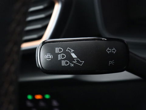 CUPRA Leon 2.0 TSI Cup | 310pk | Trekhaak | Stoel & stuurverwarming | Carplay | Leder | Adaptive cruise | 19'' | CUP Sportstoelen | Navigatie | Full LED | Keyless | Sfeerverlichting