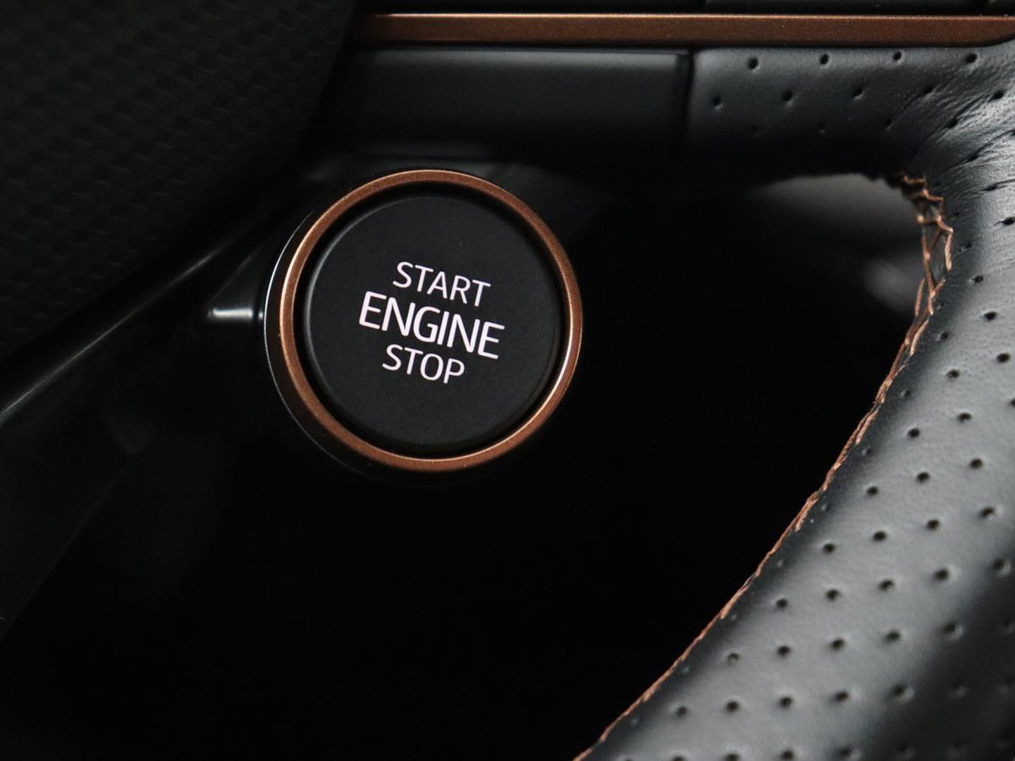 CUPRA Leon 2.0 TSI Cup | 310pk | Trekhaak | Stoel & stuurverwarming | Carplay | Leder | Adaptive cruise | 19'' | CUP Sportstoelen | Navigatie | Full LED | Keyless | Sfeerverlichting