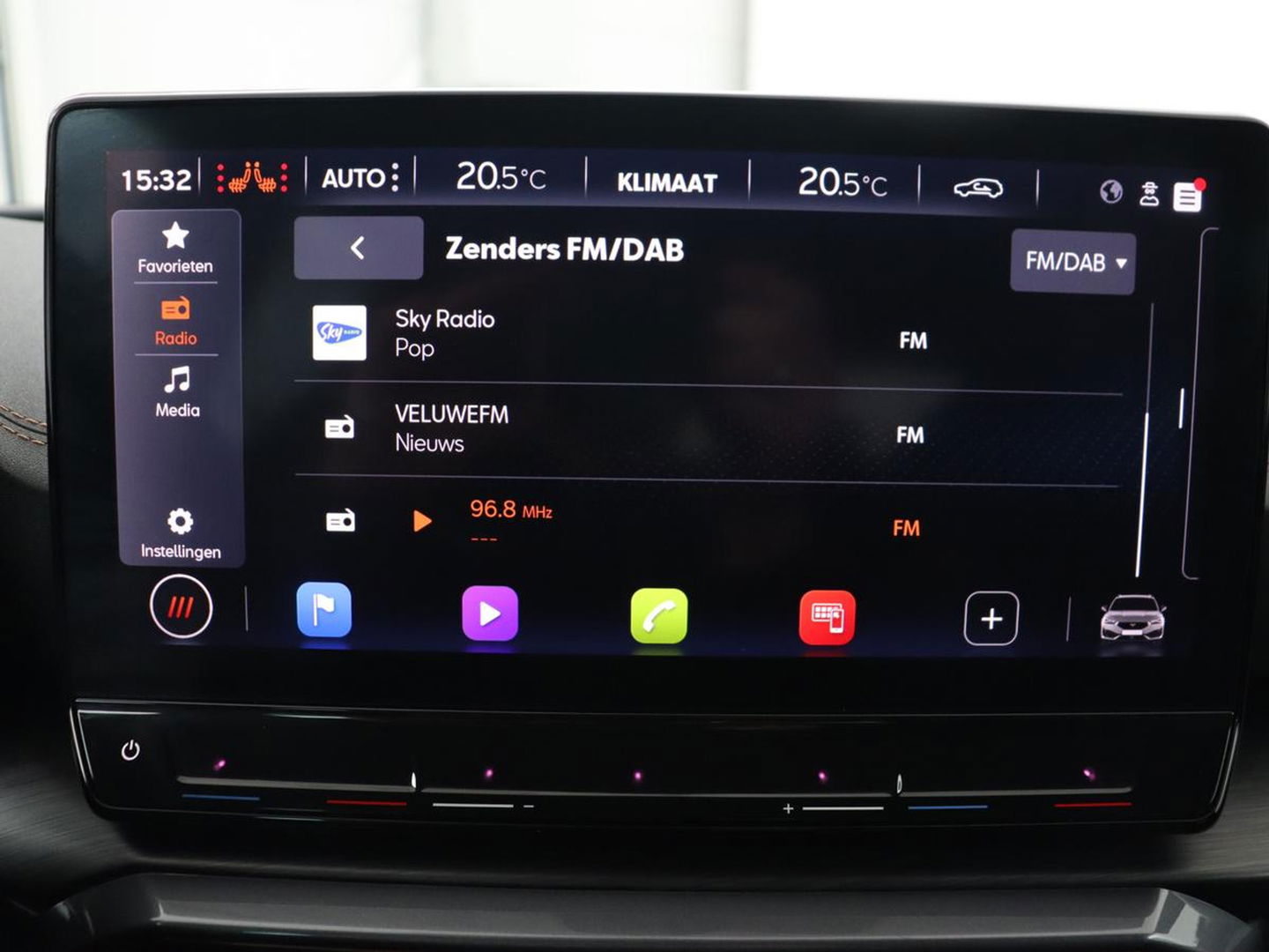 CUPRA Leon 2.0 TSI Cup | 310pk | Trekhaak | Stoel & stuurverwarming | Carplay | Leder | Adaptive cruise | 19'' | CUP Sportstoelen | Navigatie | Full LED | Keyless | Sfeerverlichting