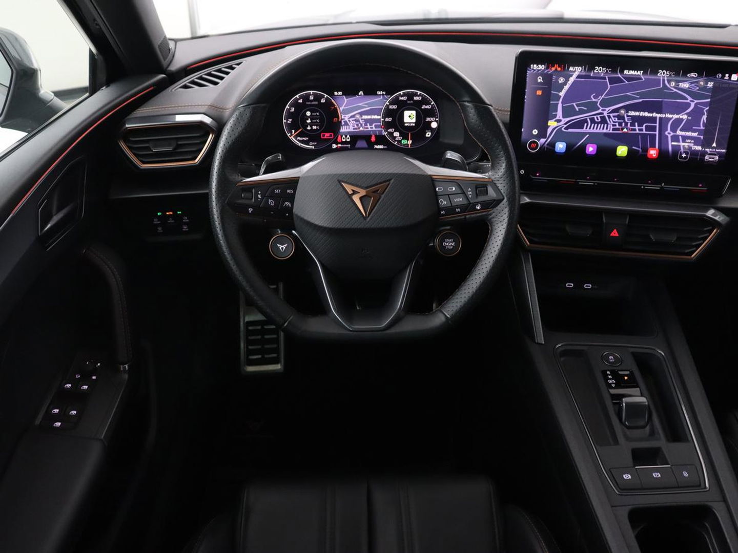 CUPRA Leon 2.0 TSI Cup | 310pk | Trekhaak | Stoel & stuurverwarming | Carplay | Leder | Adaptive cruise | 19'' | CUP Sportstoelen | Navigatie | Full LED | Keyless | Sfeerverlichting