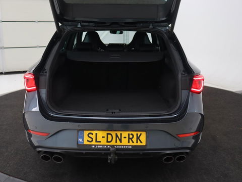 CUPRA Leon 2.0 TSI Cup | 310pk | Trekhaak | Stoel & stuurverwarming | Carplay | Leder | Adaptive cruise | 19'' | CUP Sportstoelen | Navigatie | Full LED | Keyless | Sfeerverlichting