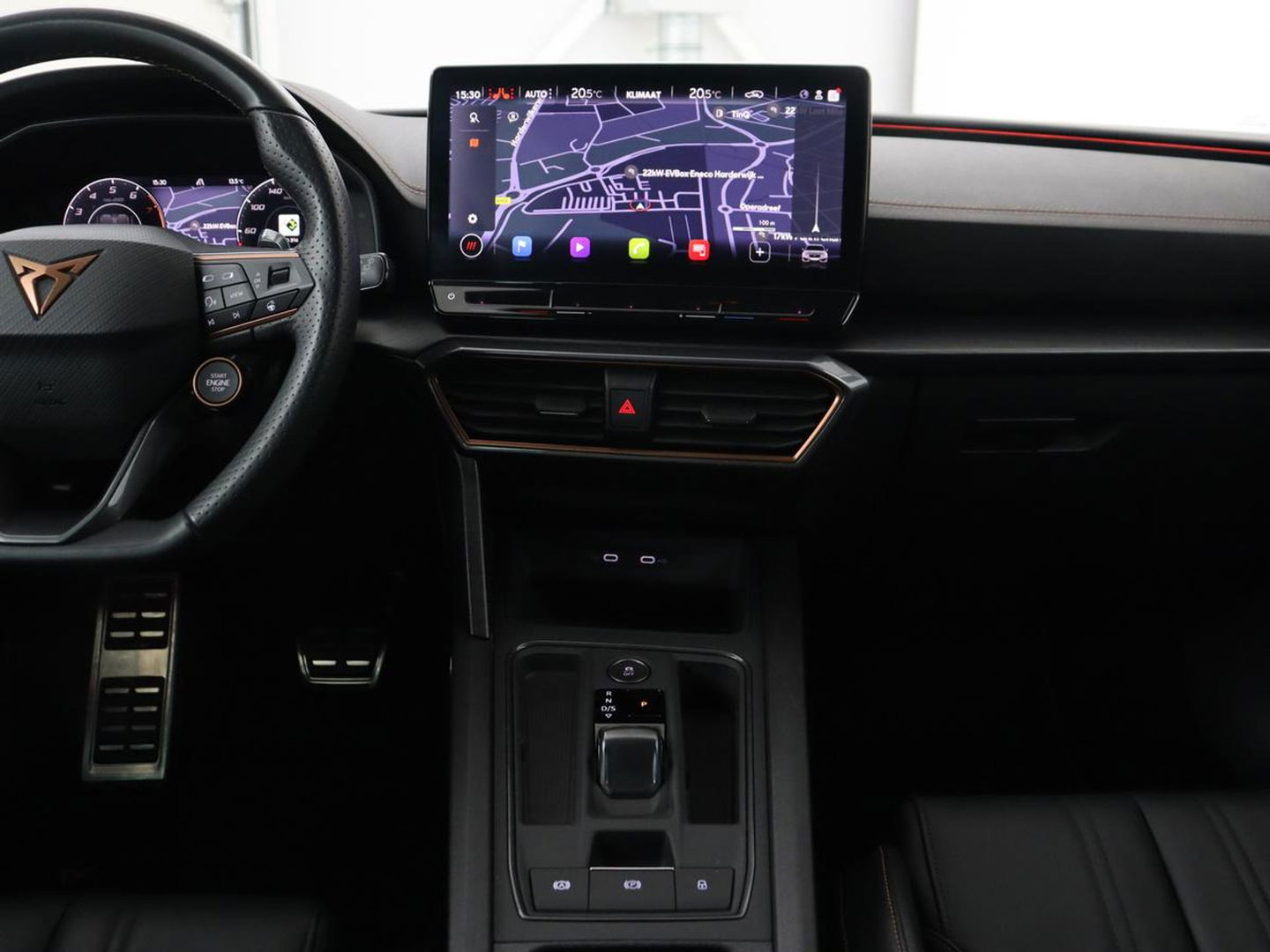 CUPRA Leon 2.0 TSI Cup | 310pk | Trekhaak | Stoel & stuurverwarming | Carplay | Leder | Adaptive cruise | 19'' | CUP Sportstoelen | Navigatie | Full LED | Keyless | Sfeerverlichting