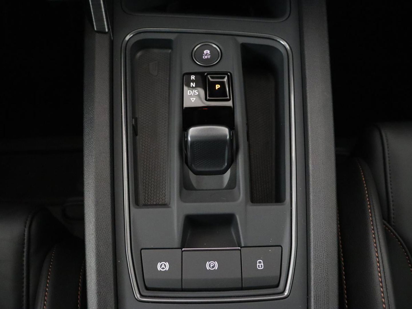 CUPRA Leon 2.0 TSI Cup | 310pk | Trekhaak | Stoel & stuurverwarming | Carplay | Leder | Adaptive cruise | 19'' | CUP Sportstoelen | Navigatie | Full LED | Keyless | Sfeerverlichting