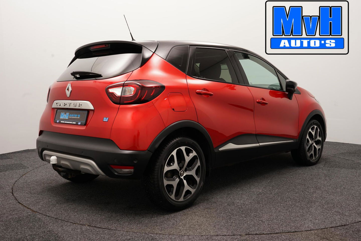 Renault Captur 1.3 TCe Intense|150PK|PANO|CAMERA|LED|TREKH