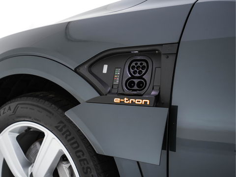 Audi e-tron 50 Quattro *ELECTRO-MOTOR AUDIBLE* Launch edition 71 kWh [ 3-Fase ] {SOH-100%} (INCL-BTW) Aut. *FULL-LED | DIGI-COCKPIT | NAVI-FULLMAP | HEATED-COMFORTSEATS | KEYLESS | AUDI-SOUND | SHIFT-PADDLES | ECC | PDC | CRUISE | 20''ALU*