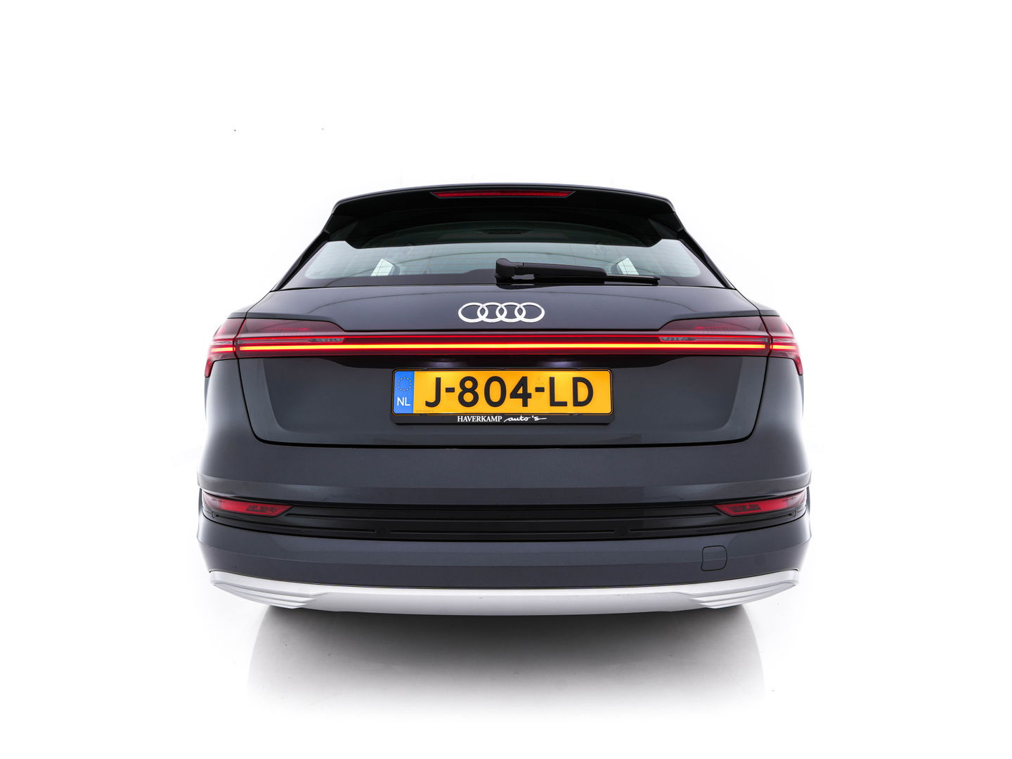 Audi e-tron 50 Quattro *ELECTRO-MOTOR AUDIBLE* Launch edition 71 kWh [ 3-Fase ] {SOH-100%} (INCL-BTW) Aut. *FULL-LED | DIGI-COCKPIT | NAVI-FULLMAP | HEATED-COMFORTSEATS | KEYLESS | AUDI-SOUND | SHIFT-PADDLES | ECC | PDC | CRUISE | 20''ALU*