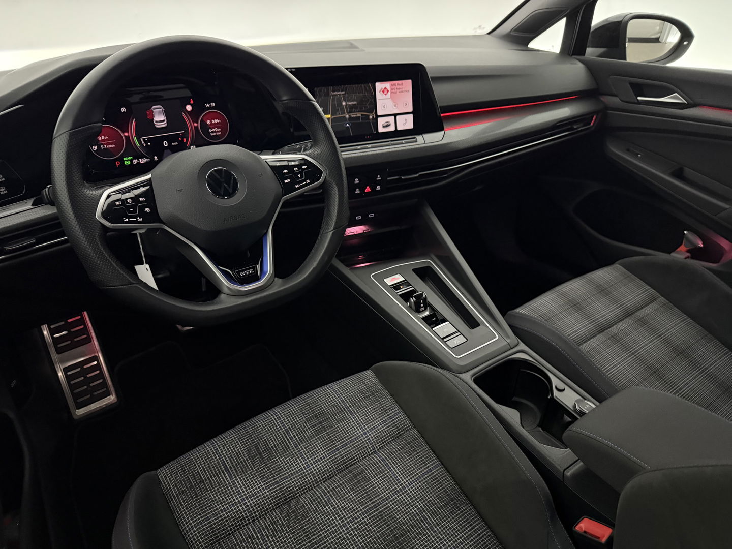 Volkswagen Golf 1.4 eHybrid GTE | SOH 95% | Virtual | Sfeer | Carplay | Adap. Cruise | Keyless | Parkeersens.