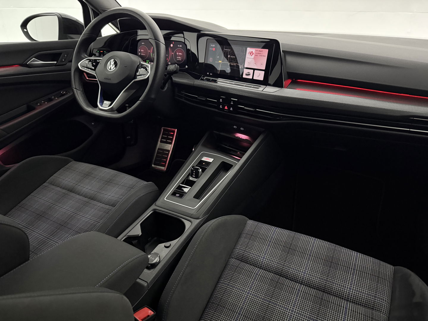 Volkswagen Golf 1.4 eHybrid GTE | SOH 95% | Virtual | Sfeer | Carplay | Adap. Cruise | Keyless | Parkeersens.