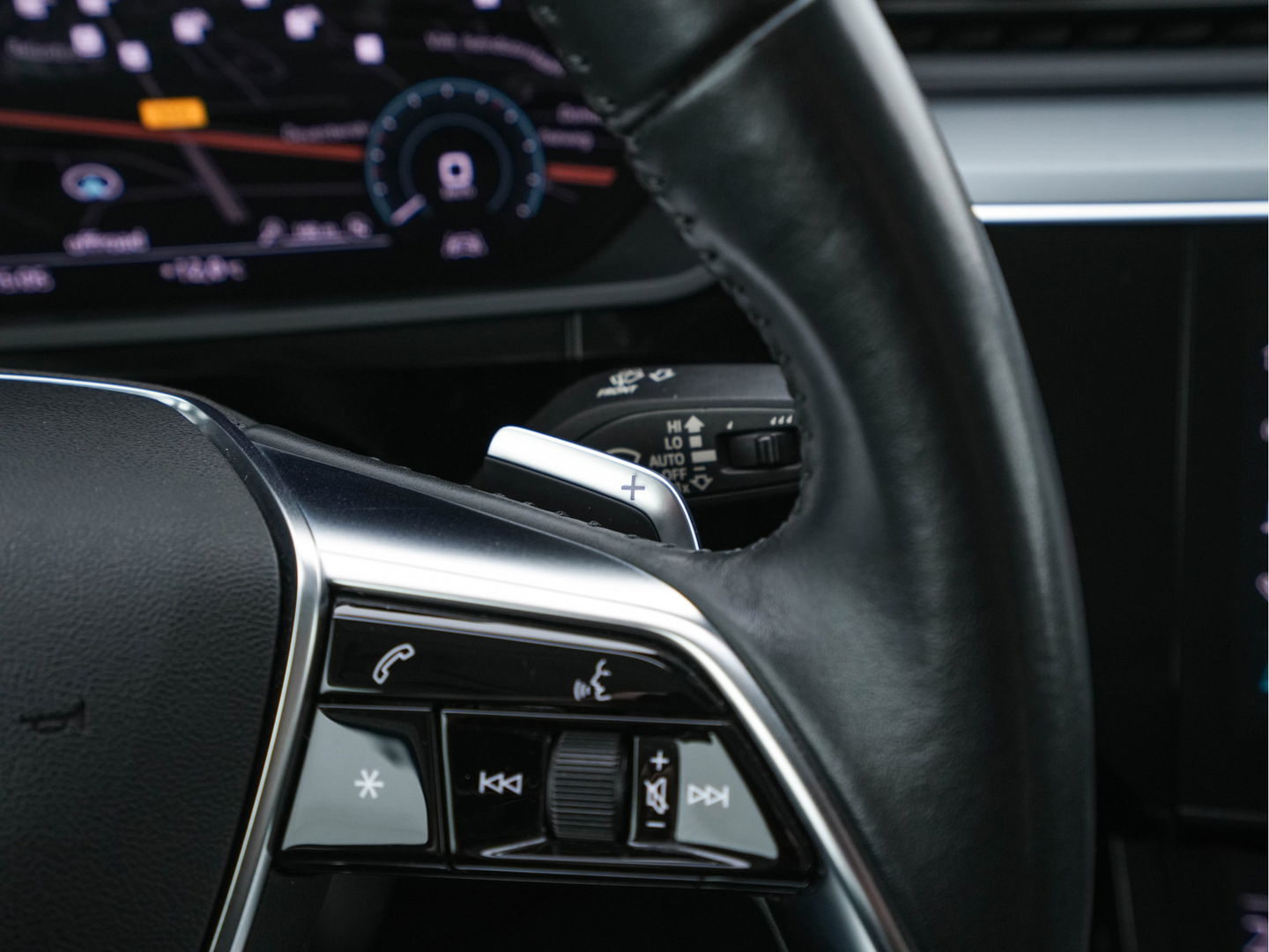 Audi e-tron 50 Quattro *ELECTRO-MOTOR AUDIBLE* Launch edition 71 kWh [ 3-Fase ] {SOH-100%} (INCL-BTW) Aut. *FULL-LED | DIGI-COCKPIT | NAVI-FULLMAP | HEATED-COMFORTSEATS | KEYLESS | AUDI-SOUND | SHIFT-PADDLES | ECC | PDC | CRUISE | 20''ALU*