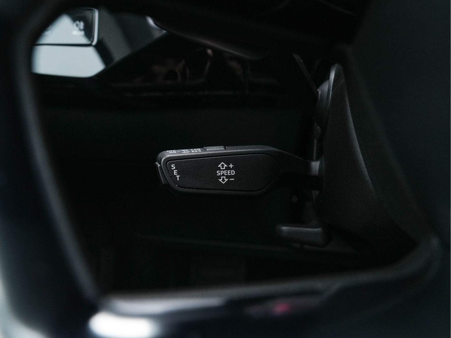 Audi e-tron 50 Quattro *ELECTRO-MOTOR AUDIBLE* Launch edition 71 kWh [ 3-Fase ] {SOH-100%} (INCL-BTW) Aut. *FULL-LED | DIGI-COCKPIT | NAVI-FULLMAP | HEATED-COMFORTSEATS | KEYLESS | AUDI-SOUND | SHIFT-PADDLES | ECC | PDC | CRUISE | 20''ALU*