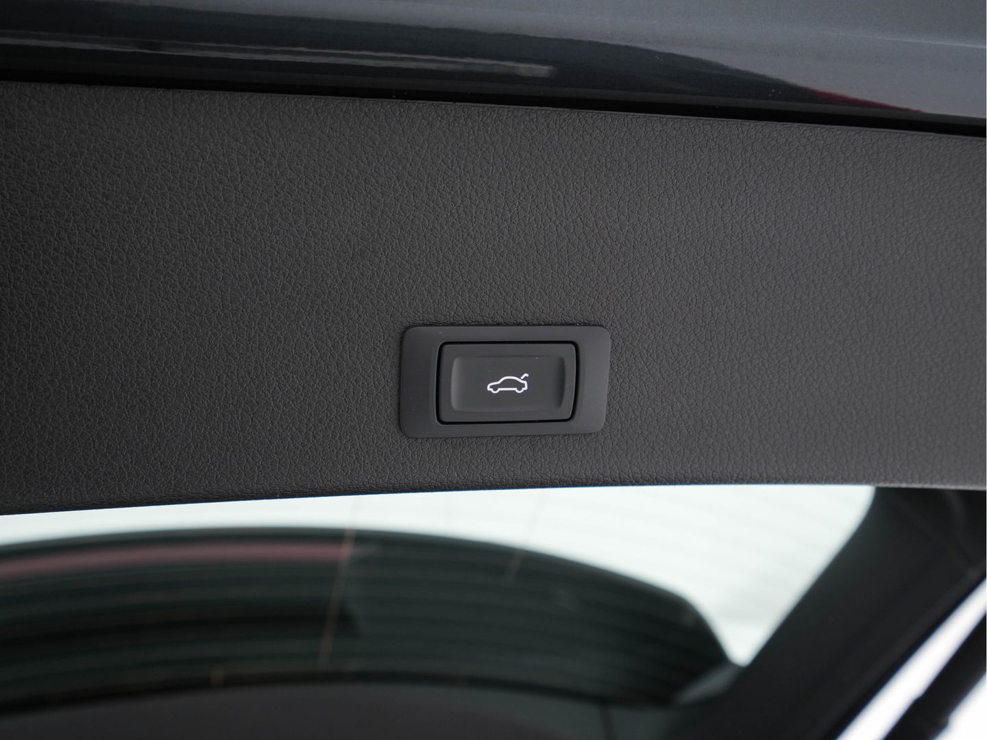 Audi e-tron 50 Quattro *ELECTRO-MOTOR AUDIBLE* Launch edition 71 kWh [ 3-Fase ] {SOH-100%} (INCL-BTW) Aut. *FULL-LED | DIGI-COCKPIT | NAVI-FULLMAP | HEATED-COMFORTSEATS | KEYLESS | AUDI-SOUND | SHIFT-PADDLES | ECC | PDC | CRUISE | 20''ALU*