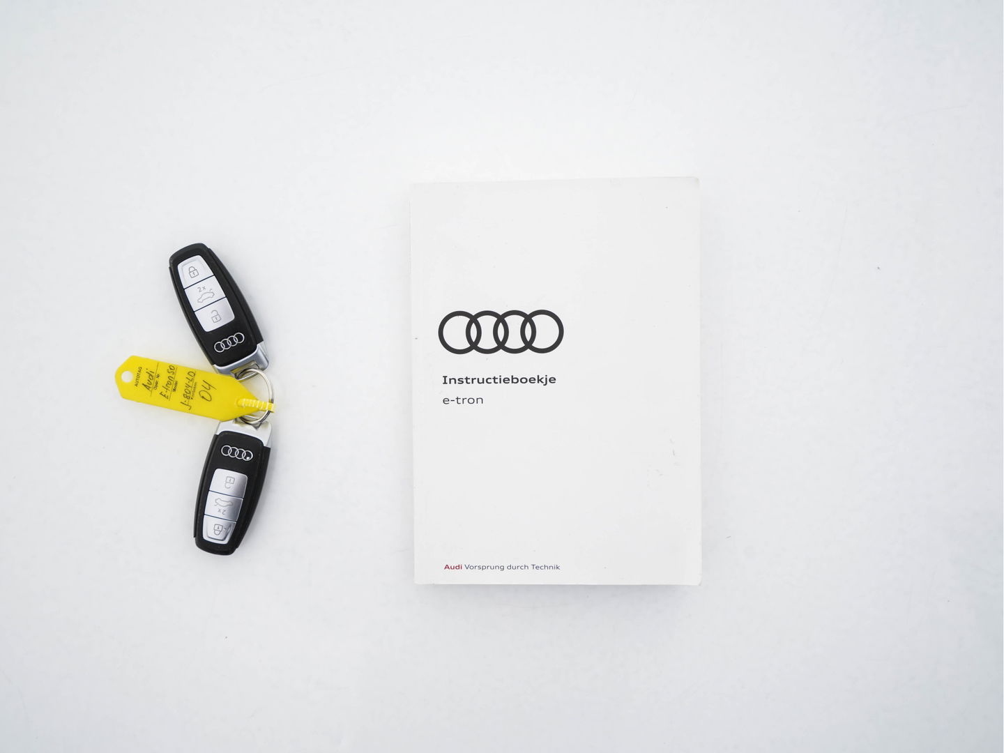 Audi e-tron 50 Quattro *ELECTRO-MOTOR AUDIBLE* Launch edition 71 kWh [ 3-Fase ] {SOH-100%} (INCL-BTW) Aut. *FULL-LED | DIGI-COCKPIT | NAVI-FULLMAP | HEATED-COMFORTSEATS | KEYLESS | AUDI-SOUND | SHIFT-PADDLES | ECC | PDC | CRUISE | 20''ALU*