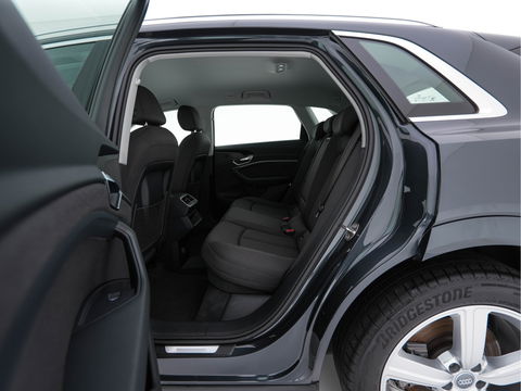 Audi e-tron 50 Quattro *ELECTRO-MOTOR AUDIBLE* Launch edition 71 kWh [ 3-Fase ] {SOH-100%} (INCL-BTW) Aut. *FULL-LED | DIGI-COCKPIT | NAVI-FULLMAP | HEATED-COMFORTSEATS | KEYLESS | AUDI-SOUND | SHIFT-PADDLES | ECC | PDC | CRUISE | 20''ALU*