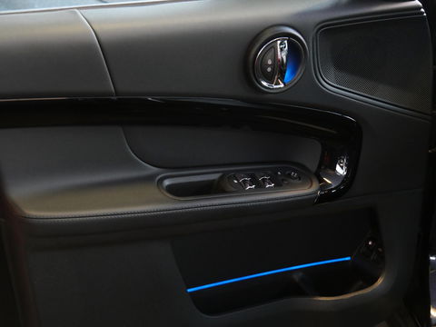 MINI Countryman COOPER S E/ PANORAMADAK/ LEER/ CAMERA/ ELEKT. KLEP/ SFEERVERLICHTING/ 12 MND GARANTIE