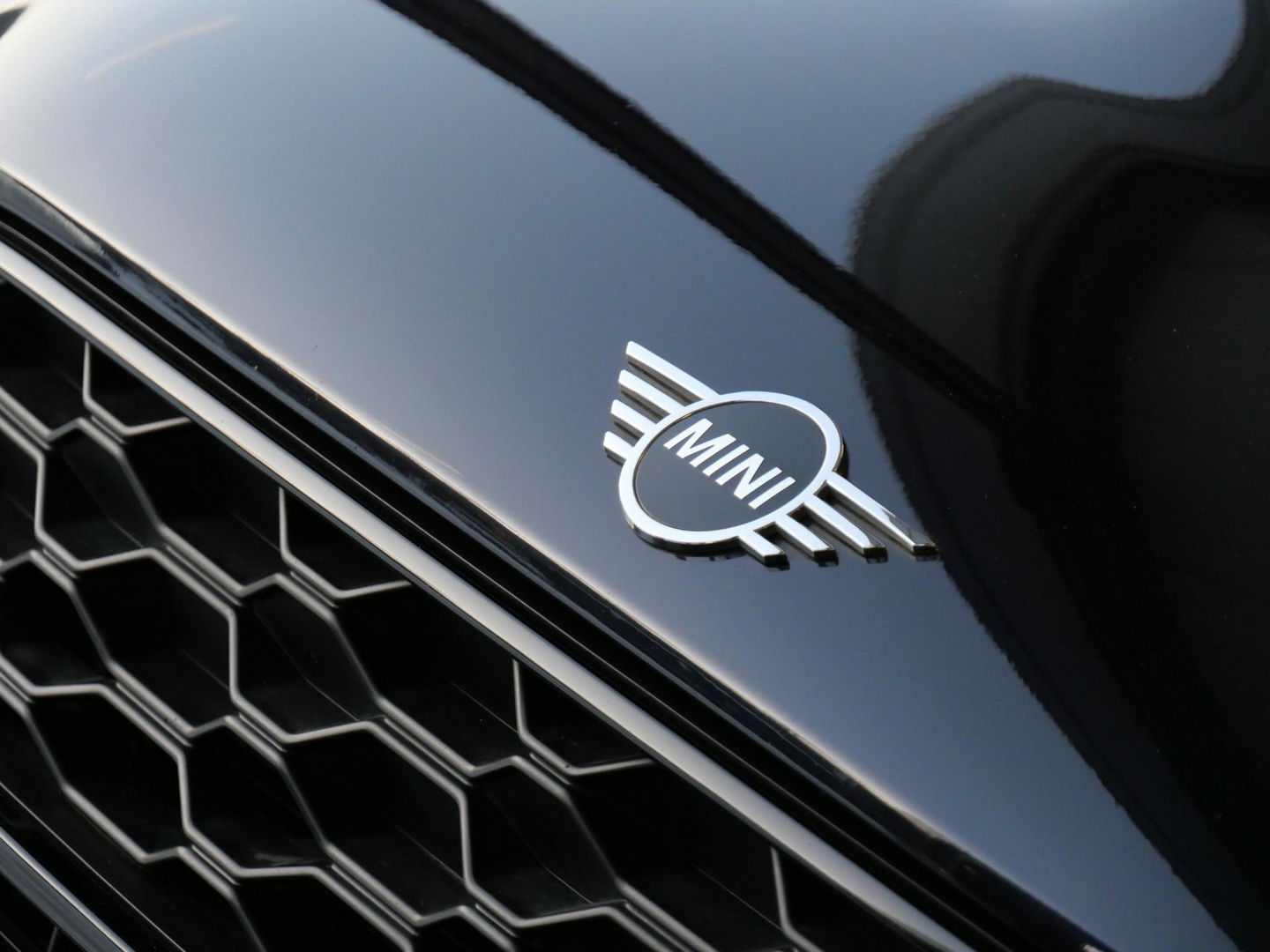 MINI Countryman COOPER S E/ PANORAMADAK/ LEER/ CAMERA/ ELEKT. KLEP/ SFEERVERLICHTING/ 12 MND GARANTIE