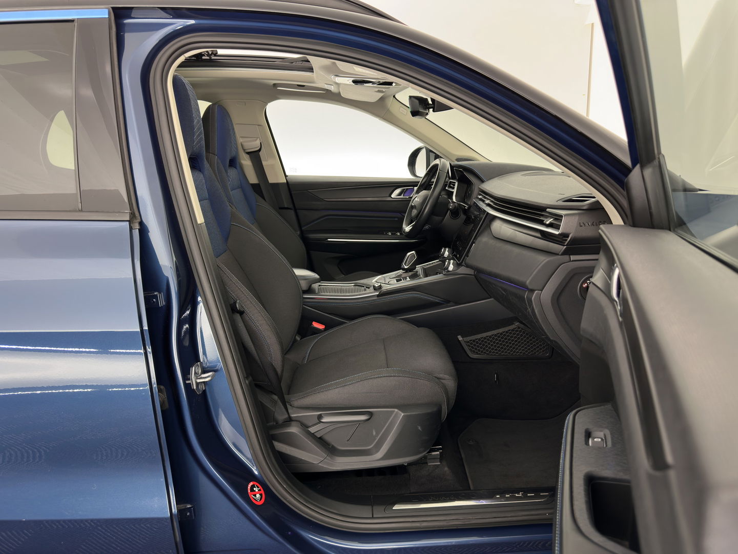 Lynk & Co 01 1.5 (Plug-In) (INCL-BTW) Aut. *PANO | FULL-LED | ADAPTIVE-CRUISE | MICROFIBRE | BLIND-SPOT | MEMORY-PACK | DIGI-COCKPIT | HEATED-SPORTSEATS | TOPVIEW | KEYLESS | DAB+ | NAVI-FULLMAP |  ECC | AMBIENT-LIGHT