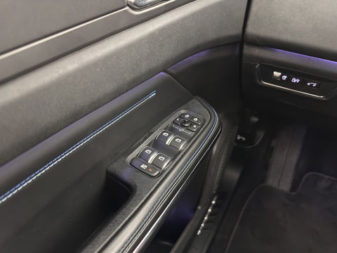 Lynk & Co 01 1.5 (Plug-In) (INCL-BTW) Aut. *PANO | FULL-LED | ADAPTIVE-CRUISE | MICROFIBRE | BLIND-SPOT | MEMORY-PACK | DIGI-COCKPIT | HEATED-SPORTSEATS | TOPVIEW | KEYLESS | DAB+ | NAVI-FULLMAP |  ECC | AMBIENT-LIGHT