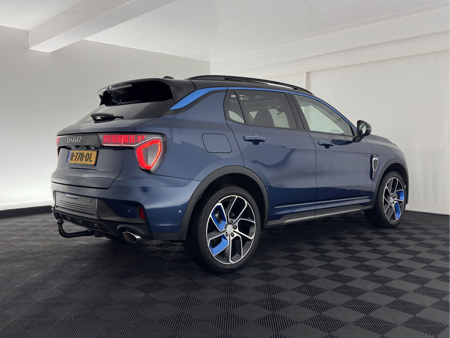 Lynk & Co 01 1.5 (Plug-In) (INCL-BTW) Aut. *PANO | FULL-LED | ADAPTIVE-CRUISE | MICROFIBRE | BLIND-SPOT | MEMORY-PACK | DIGI-COCKPIT | HEATED-SPORTSEATS | TOPVIEW | KEYLESS | DAB+ | NAVI-FULLMAP |  ECC | AMBIENT-LIGHT