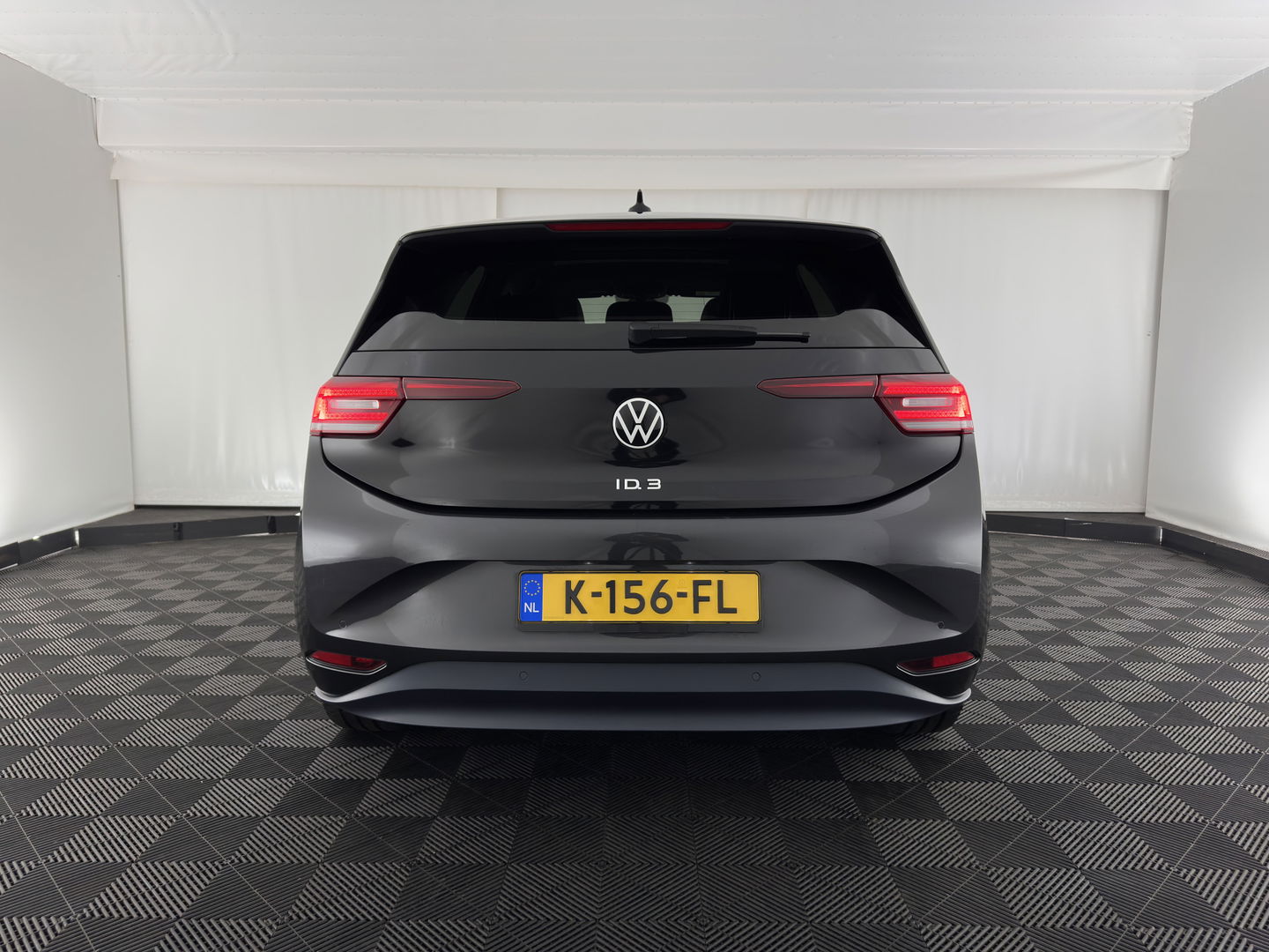 Volkswagen ID.3 First Max 58 kWh [ 3-Fase ] {SOH-90%} (INCL-BTW) *PANO | HEAD-UP | ADAPTIVE-CRUISE | FULL-LED | BLIND-SPOT | CAMERA | KEYLESS | MICROFIBRE | AMBIENT-LIGHT | NAVI-FULLMAP | DAB+ | ECC | HEATED-SPORTSEATS | DIGI-COCKPIT | 20"ALU*