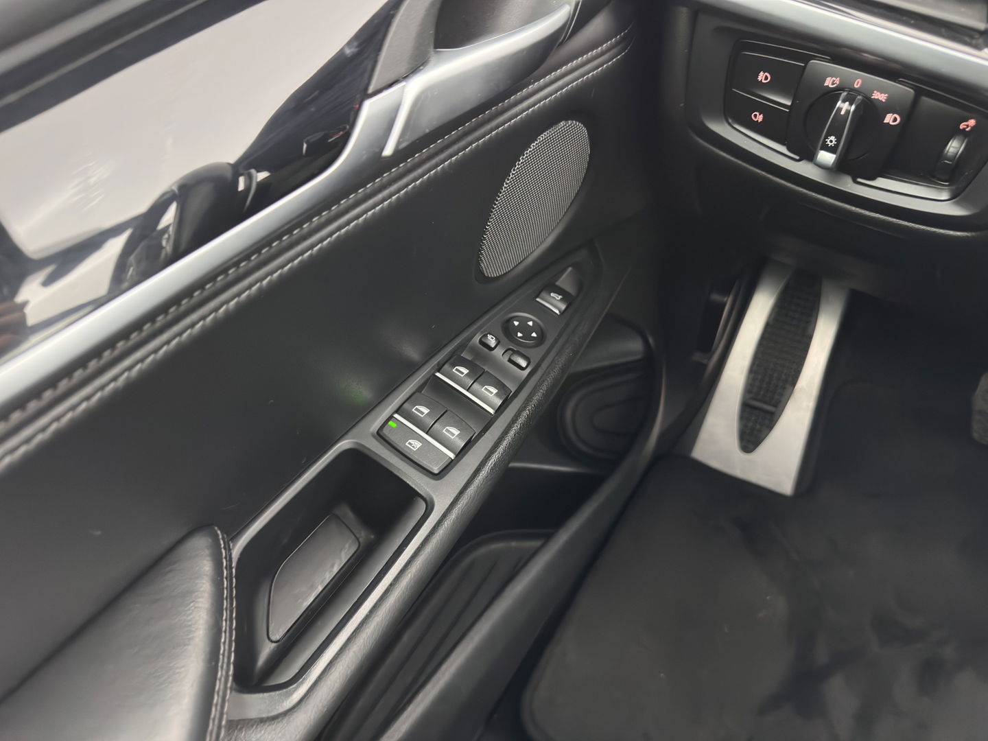 BMW X5 M Aut. *PANO | HEAD-UP | LEATHER | FULL-LED | NAVI-FULLMAP | MEMORY-PACK | HARMAN/KARDON-AUDIO | KEYLESS | CAMERA | HEATED-COMFORTSEATS | SHIFTPADDLES | TOWBAR | 20''ALU*