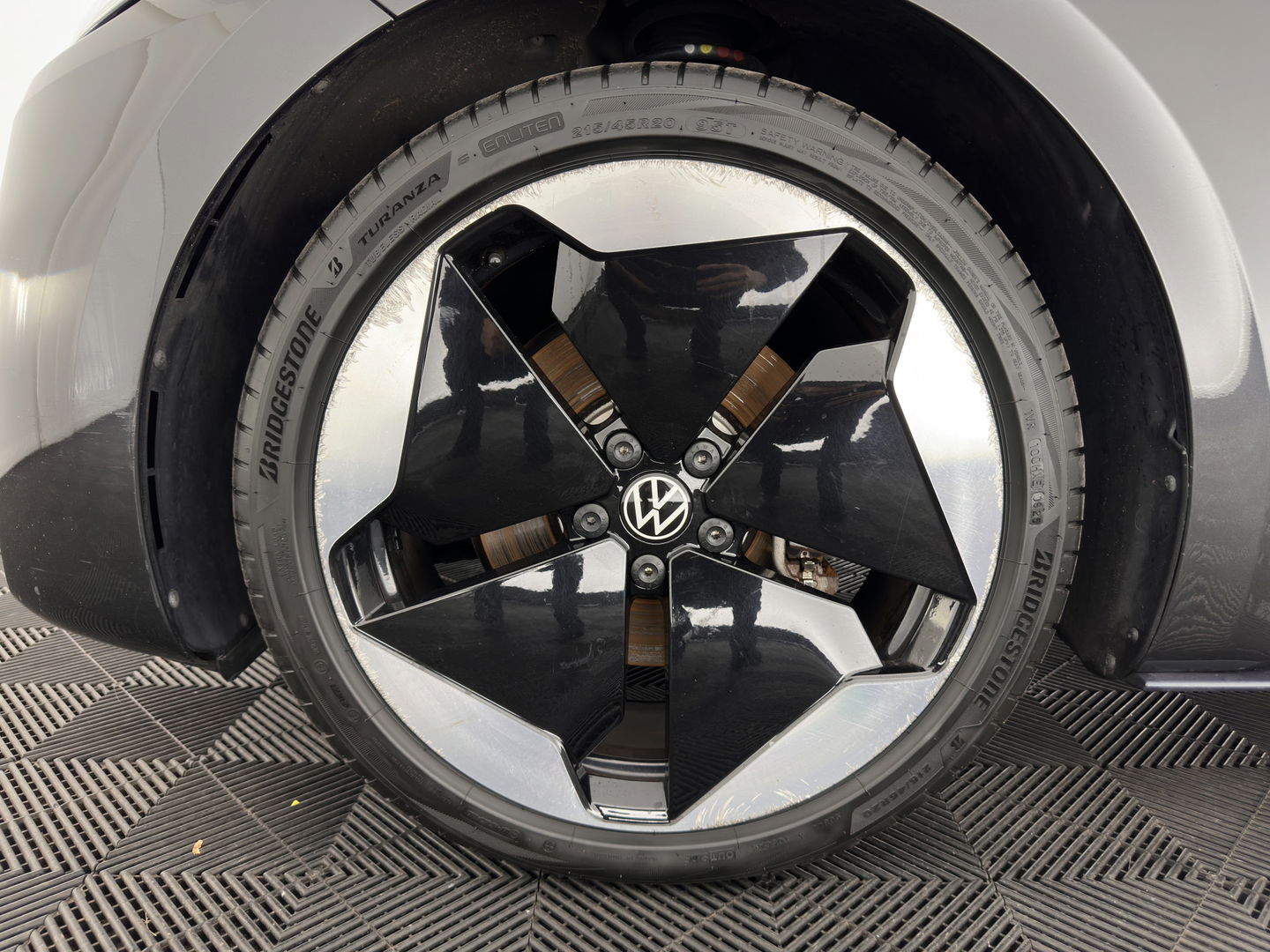 Volkswagen ID.3 First Max 58 kWh [ 3-Fase ] {SOH-90%} (INCL-BTW) *PANO | HEAD-UP | ADAPTIVE-CRUISE | FULL-LED | BLIND-SPOT | CAMERA | KEYLESS | MICROFIBRE | AMBIENT-LIGHT | NAVI-FULLMAP | DAB+ | ECC | HEATED-SPORTSEATS | DIGI-COCKPIT | 20"ALU*