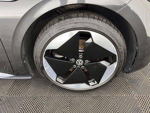 Volkswagen ID.3 First Max 58 kWh [ 3-Fase ] {SOH-90%} (INCL-BTW) *PANO | HEAD-UP | ADAPTIVE-CRUISE | FULL-LED | BLIND-SPOT | CAMERA | KEYLESS | MICROFIBRE | AMBIENT-LIGHT | NAVI-FULLMAP | DAB+ | ECC | HEATED-SPORTSEATS | DIGI-COCKPIT | 20"ALU*