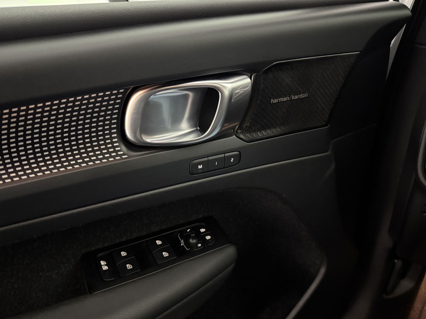 Volvo XC40 1.5 T5 Recharge R-Design | SOH 90% | Pano | H/K | Memory | Stoel/Stuurverw. | Camera | Virtual | Carplay