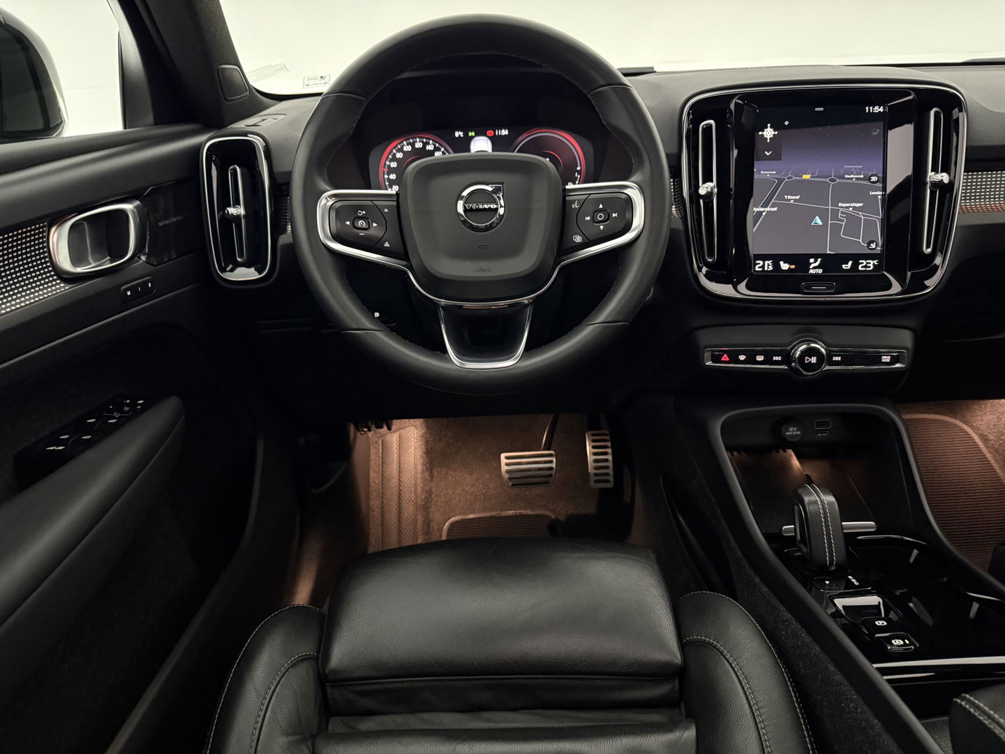 Volvo XC40 1.5 T5 Recharge R-Design | SOH 90% | Pano | H/K | Memory | Stoel/Stuurverw. | Camera | Virtual | Carplay