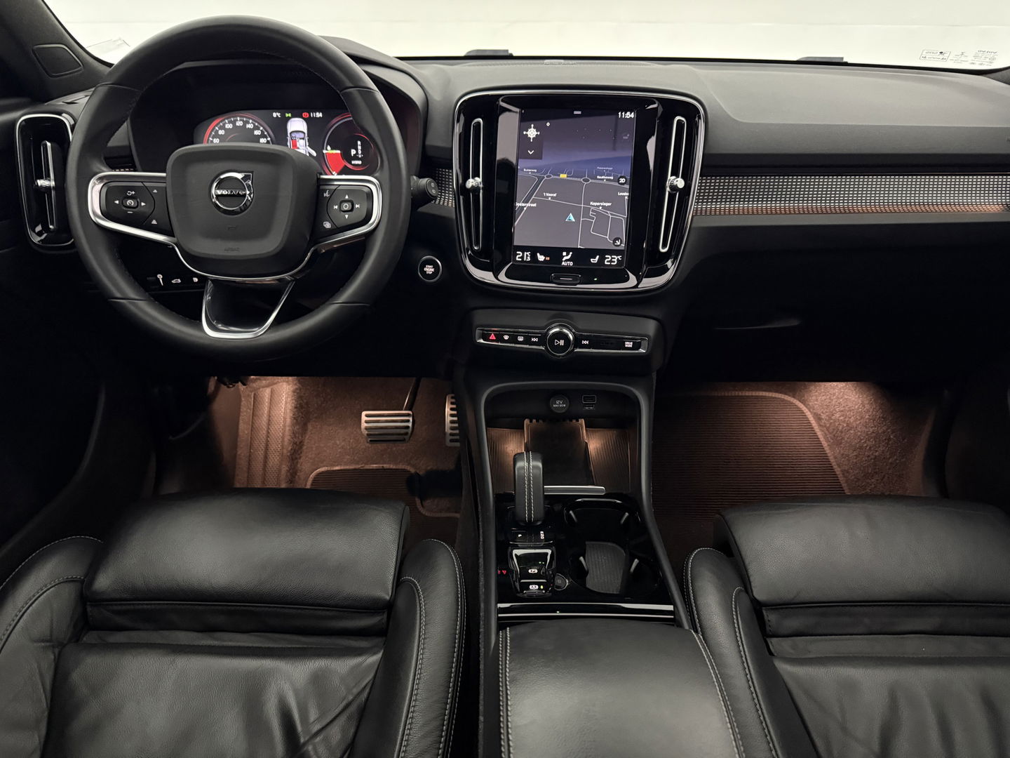 Volvo XC40 1.5 T5 Recharge R-Design | SOH 90% | Pano | H/K | Memory | Stoel/Stuurverw. | Camera | Virtual | Carplay