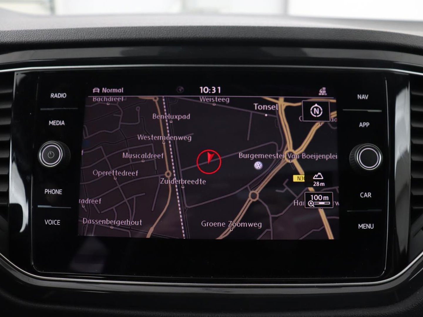 Volkswagen T-Roc 1.5 TSI Sport | 1e eigenaar | Panoramadak | Stoelverwarming | Camera | Carplay | Adaptive cruise | Navigatie | Full LED | Virtual Cockpit | Getint glas | Climate control